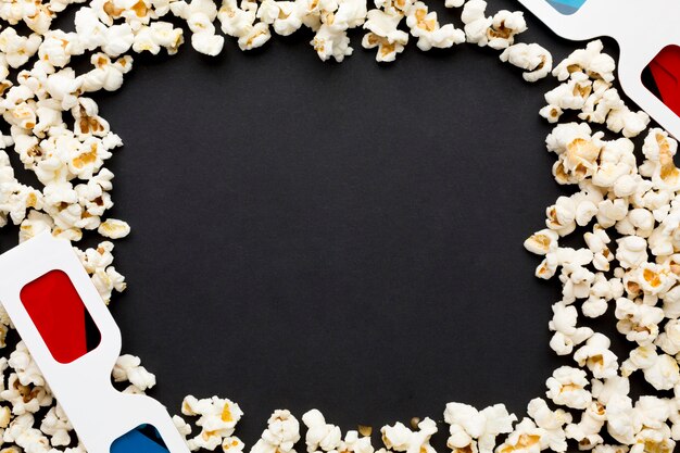 Bovenaanzicht van popcorn frame met kopie ruimte