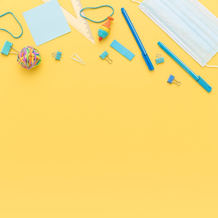 Gratis Foto bovenaanzicht van schoolbenodigdheden met kopie ruimte