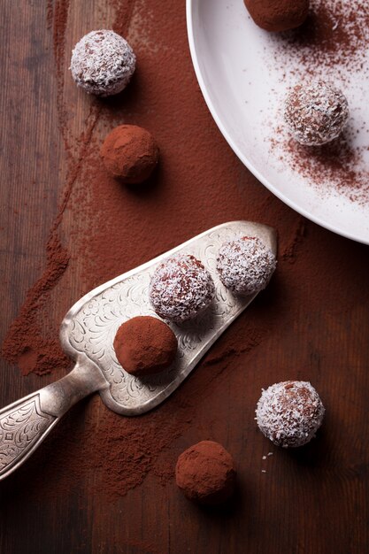 Bovenaanzicht van verschillende chocolade