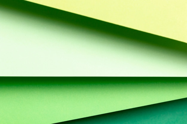 Bovenaanzicht verschillende tinten groenboek close-up