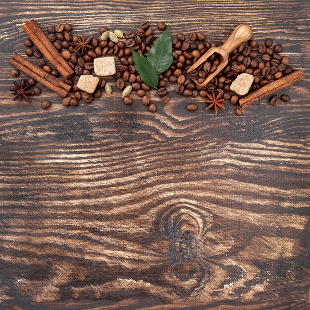 Bovenbeeld van het koffieconcept met kopieerruimte