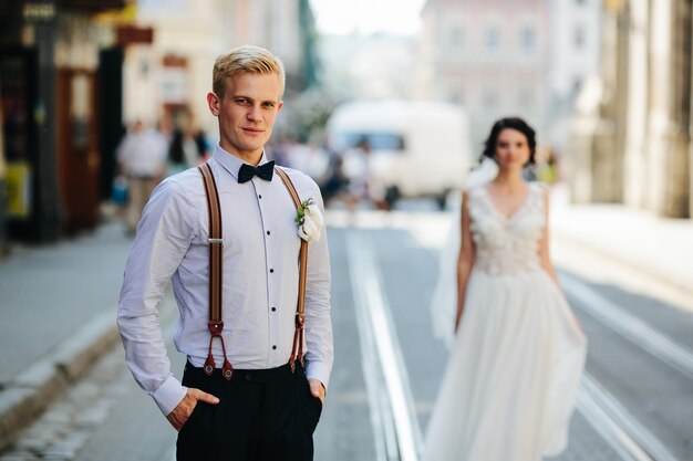 Boyfriend voorzijde vriendin achter