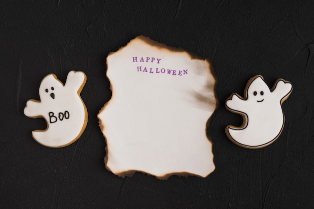 Gratis foto brandend papier tussen spookpeperkoek