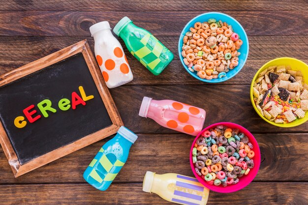 Bright Cereal inscriptie op houten schoolbord