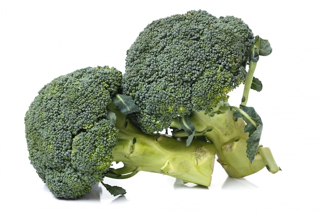 Gratis foto broccoli op de tafel