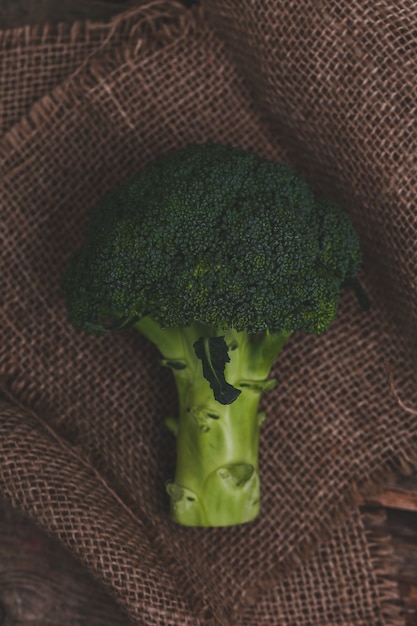 Broccoli op de tafel