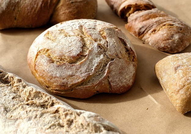 Brood op een tafel