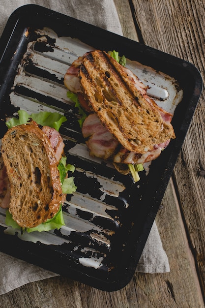 Broodjes op tafel