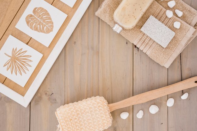 Bruine accessoires voor het wassen van het lichaam