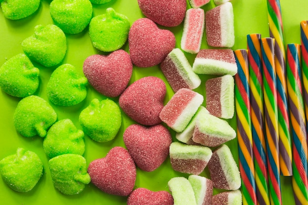 Candy steekt in de buurt van Gummies