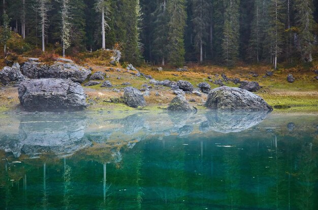 Carezza meer Val di fassa Dolomieten Alpen