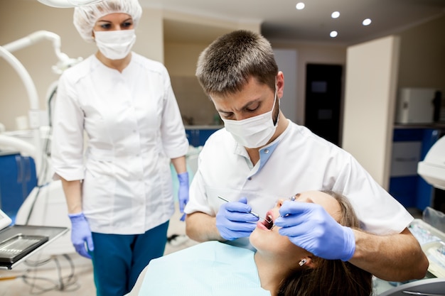 Caries kanaal volwassen assistent schoonheid achtergrond