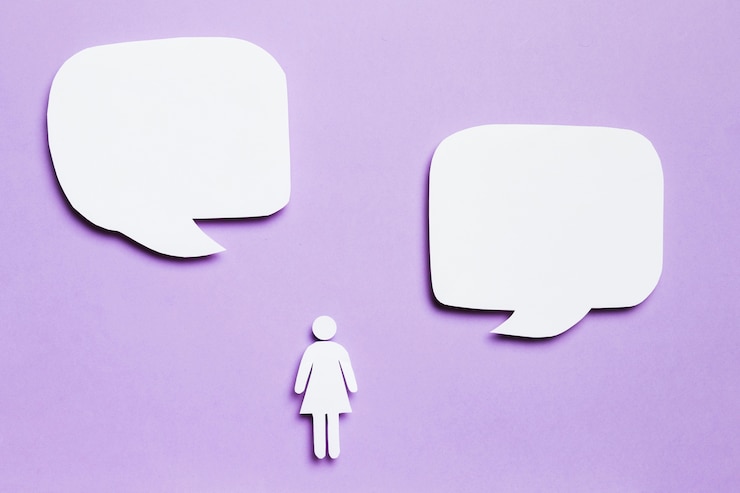 Gratis Foto cartoon vrouw en verschillende tekstballonnen