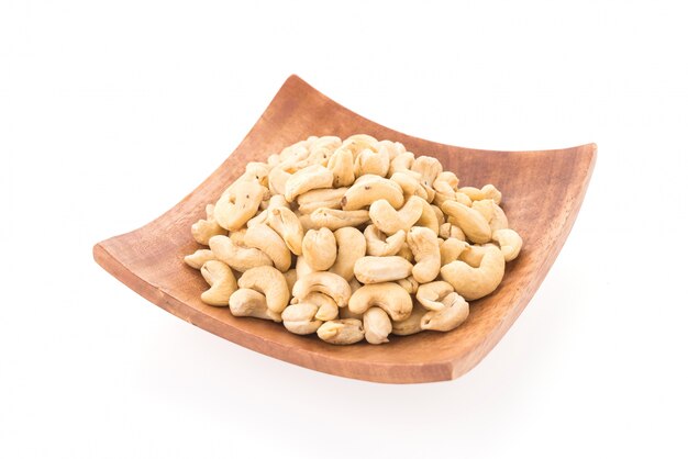 cashewnoten op een witte achtergrond