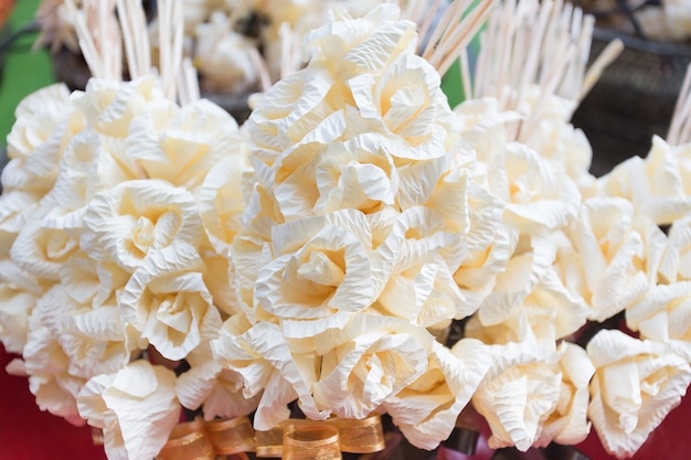 Chan-bloempapier dat in de traditionele thaise traditie wordt gebruikt bij de ceremonie van de doden.