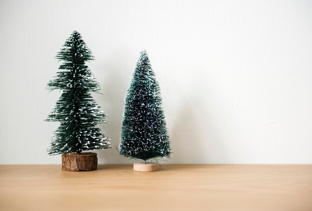 Chirstmasbomen met ontwerp ruimteachtergrond