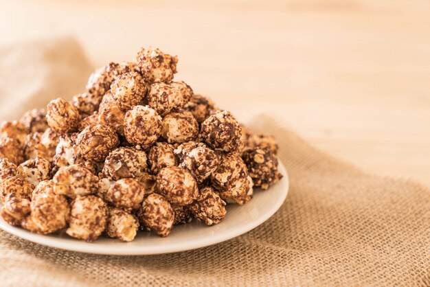 Chocolade bedekte popcorn