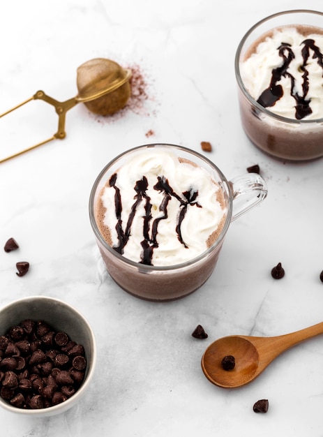 Gratis foto chocolade milkshake van de close-up