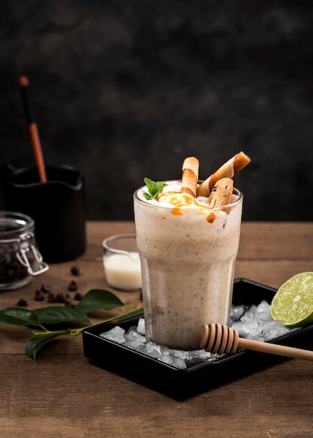 Gratis foto chocolade milkshake van de close-up