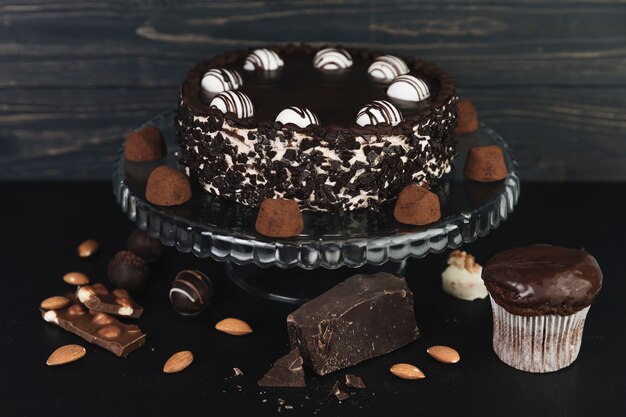 Chocoladecake met chocoladetruffels