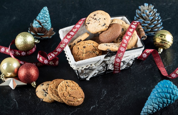 Chocoladekoekjes in een doos