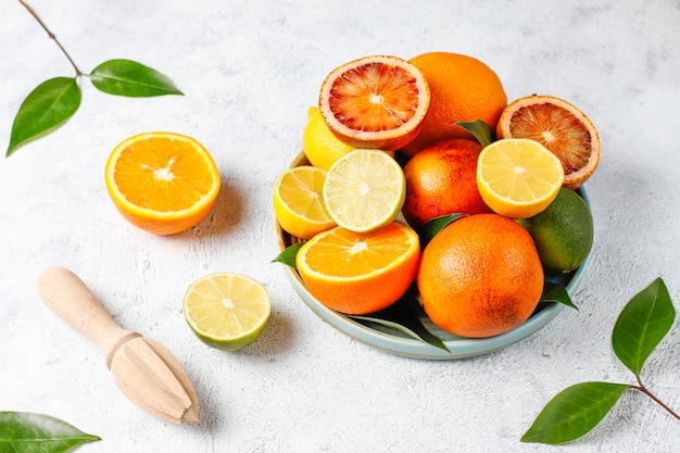 Citrus achtergrond met diverse verse citrus