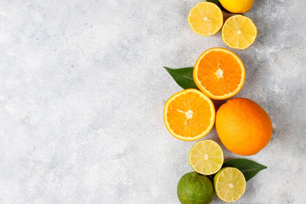 Citrus achtergrond met diverse verse citrusvruchten