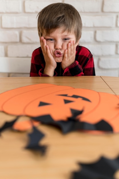 Gratis foto close-up beeld van halloween arrangement