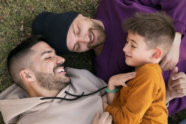 Close-up gelukkige lgbt-familie