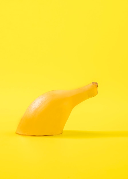 Close-up gesneden banaan op de tafel