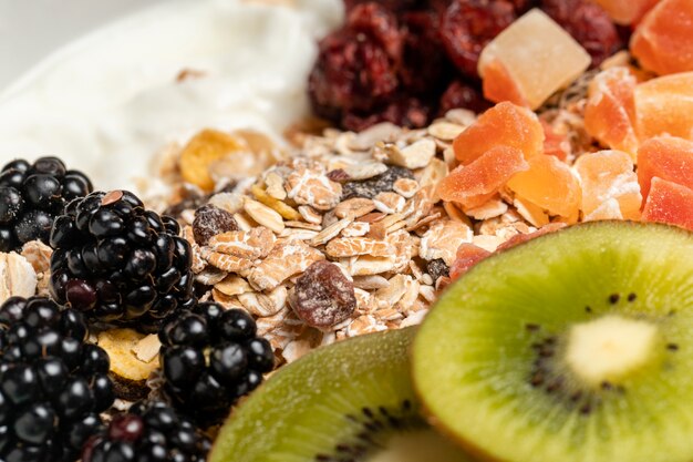 Close-up gezond ontbijt met muesli