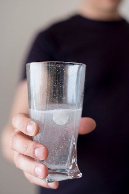 Close-up glas water en pil