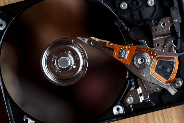 Close-up hdd-apparaat in studio bovenaanzicht