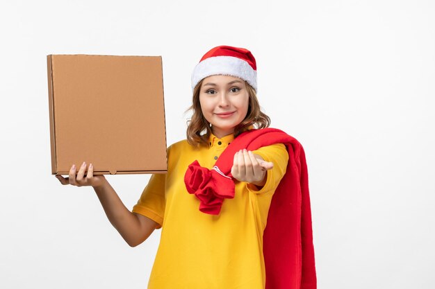 Close-up op jonge mooie vrouw met kerstmuts geïsoleerd