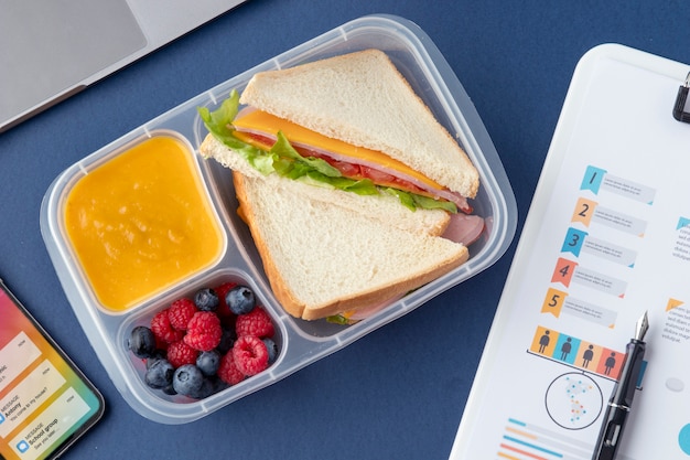 Close-up op lunchboxen met heerlijk eten