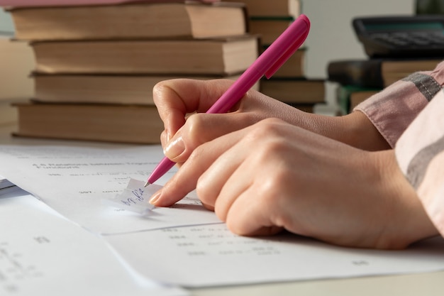 Close-up op stilleven van harde examens