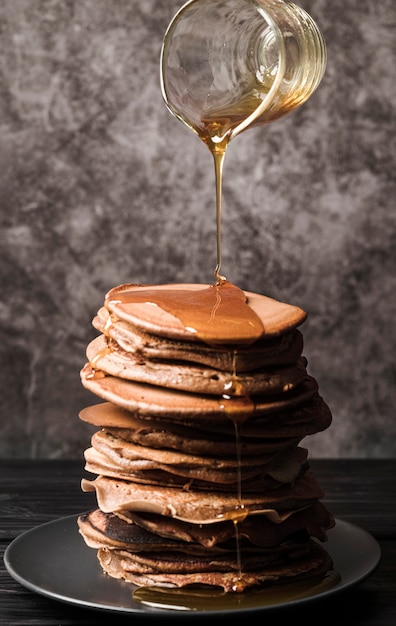 Close-up pannenkoeken met stroop