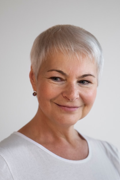 Close-up portret van vrouw klaar voor yoga