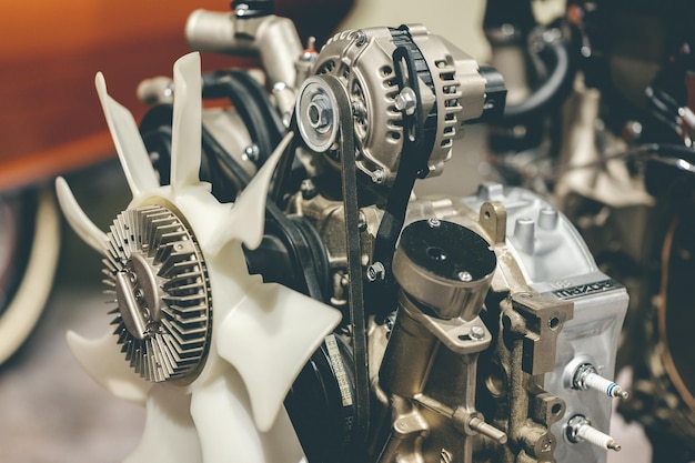 Gratis foto close-up shot van een machine met tandheugels en rondsels in een fabriek