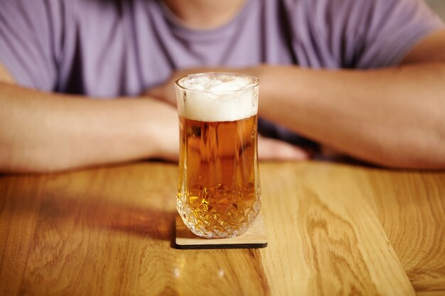 Close-up shot van een pint bier