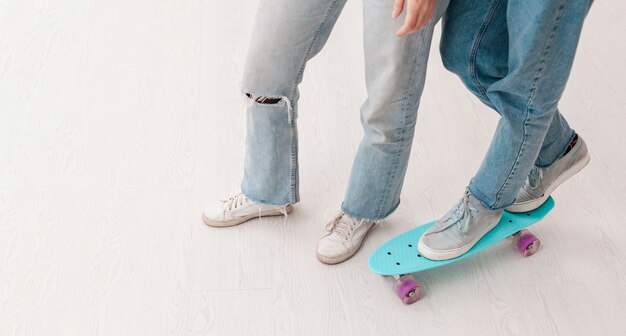 Close-up tieners met skateboard