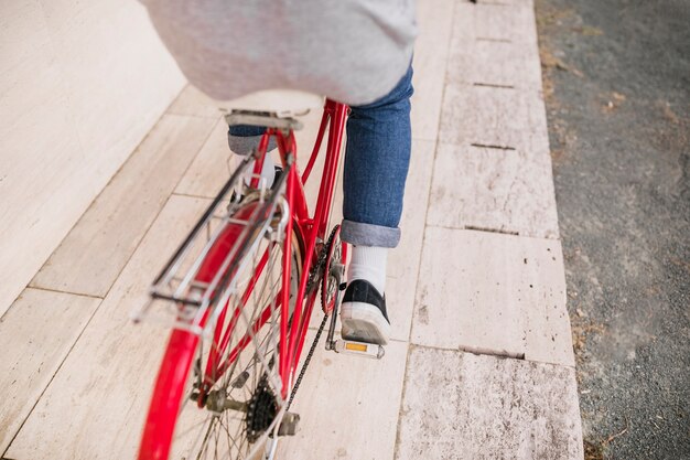 Close-up van fietser paardrijden fiets