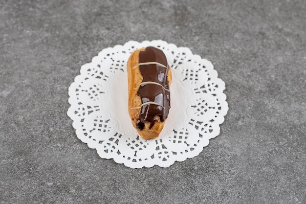 Close up van heerlijke chocolade eclair