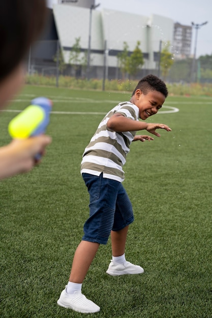 Close-up van kinderen die samen spelen