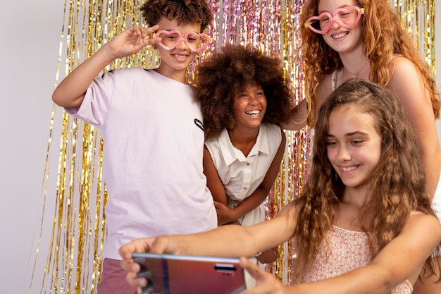 Close-up van kinderen die selfie maken