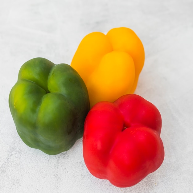 Close-up van kleurrijke groene paprika&#39;s