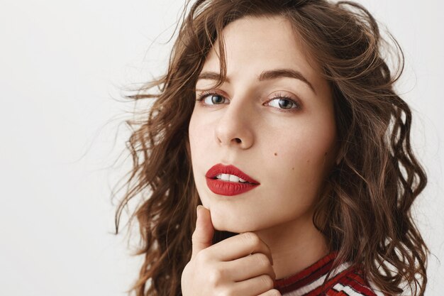 Close-up van sexy aantrekkelijke vrouw met rode lippenstift