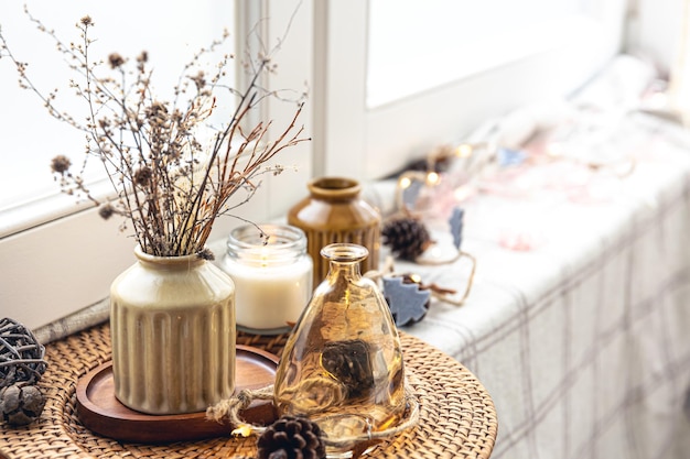 Close-updetails van het herfsthuisdecor op een onscherpe achtergrond