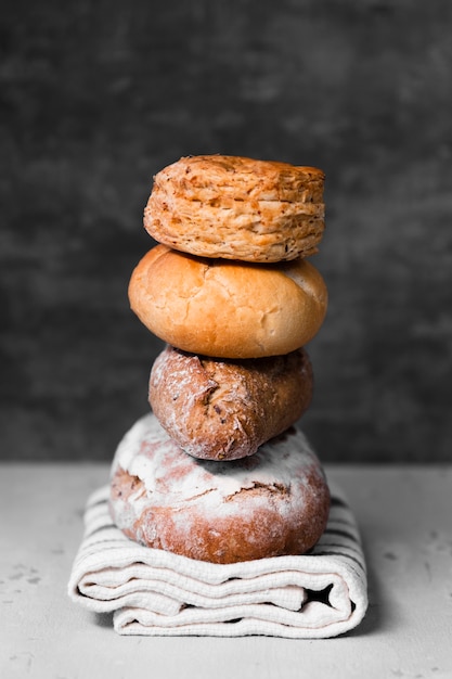 Close-uptoren van verschillende soorten brood