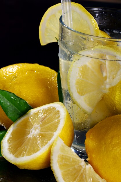 Cocktail met verse citroenen